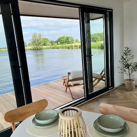 보트호텔 Surla Houseboat De Saek With Tender 모니켄담